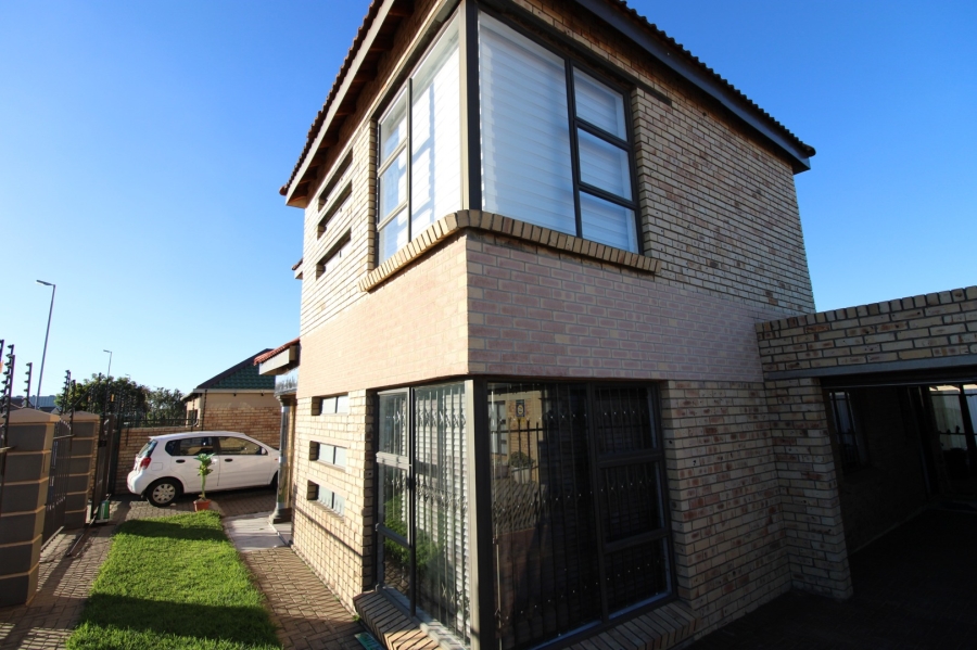 4 Bedroom Property for Sale in Vista Park Free State